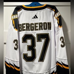 2022-2023 Boston Bruins Reverse Retro Patrice Bergeron Jersey